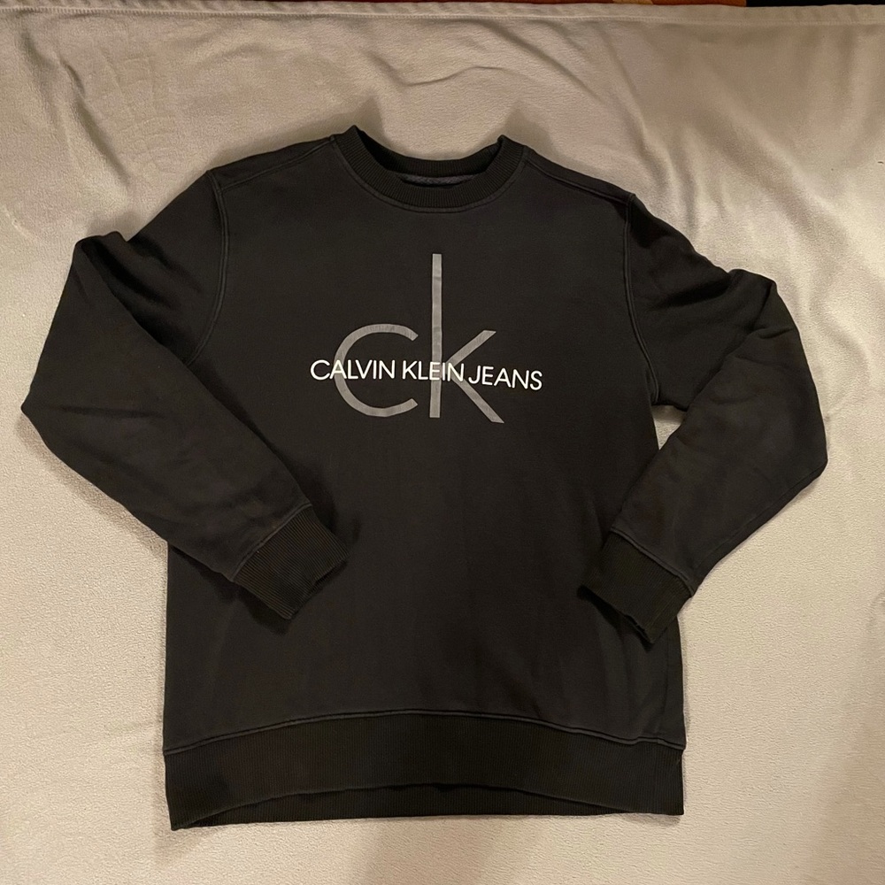 Men’s Round Neck Sweatshirt